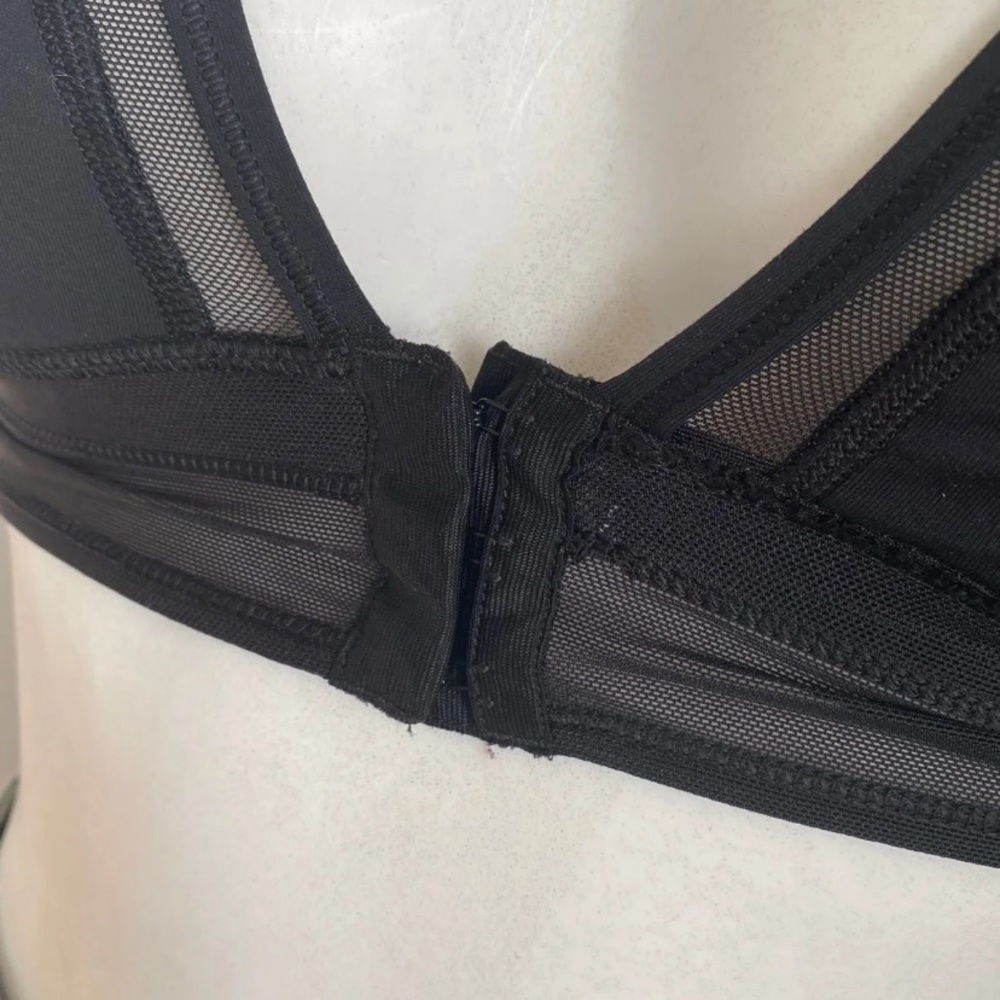 Lululemon bra - Picture 2 of 5